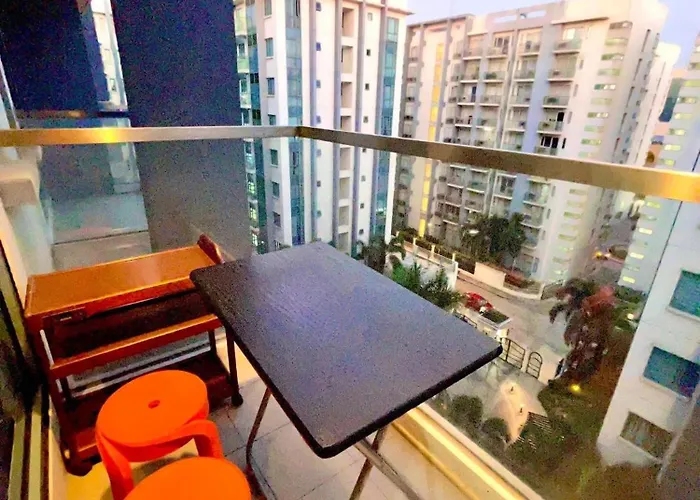 Naia T3 Two Palmtree 3-5mins Away From World Casino *